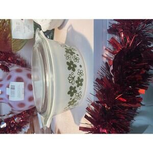 Pyrex Vintage Spring Blossom 1.5 Pint #472 Casserole with Lid